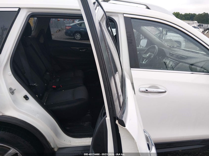 2017 Nissan Rogue VIN JN8AT2MT5HW143485 IAAI salvage auction — FRONT END, Clear (Arkansas), sold $3,000 on 2026-07-15 (photo 8)