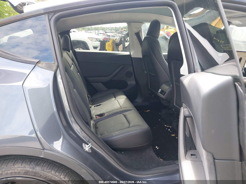 2022 Tesla Model y VIN 7SAYGDEF6NF533677 IAAI salvage auction — LEFT SIDE, Salvage Title, sold $12,400 on 2026-07-07 (photo 8)