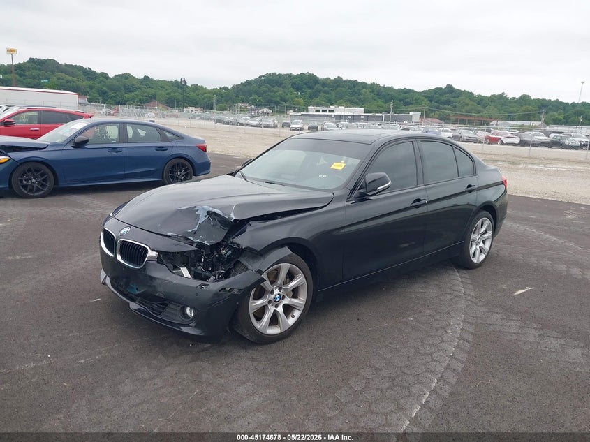 2013 BMW 3er VIN WBA3B9C56DF587047 IAAI salvage auction — FRONT END, Salvage (Illinois), sold $975 on 2026-08-20 (photo 2)