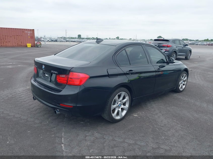 2013 BMW 3er VIN WBA3B9C56DF587047 IAAI salvage auction — FRONT END, Salvage (Illinois), sold $975 on 2026-08-20 (photo 4)