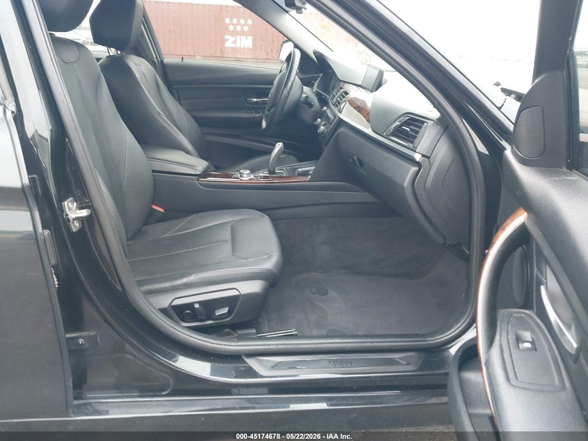2013 BMW 3er VIN WBA3B9C56DF587047 IAAI salvage auction — FRONT END, Salvage (Illinois), sold $975 on 2026-08-20 (photo 5)