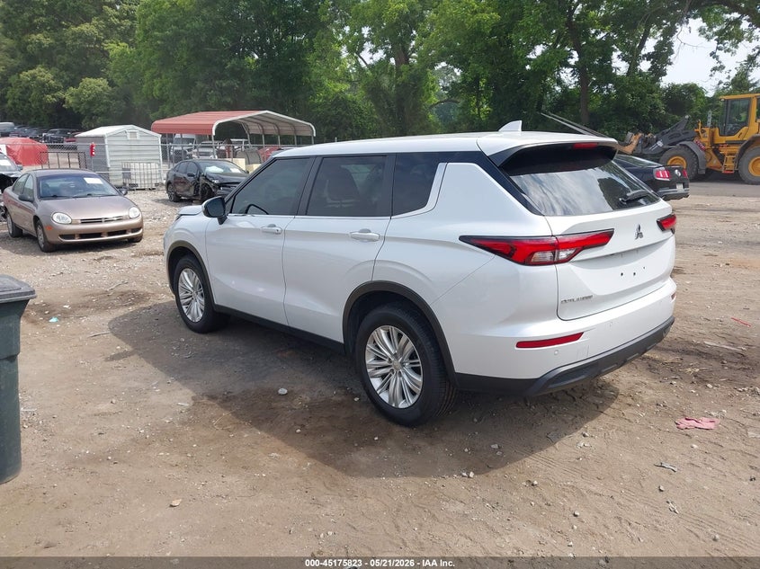 2024 Mitsubishi Outlander VIN JA4J3UA83RZ025971 IAAI salvage auction — RIGHT SIDE, Salvage Title, sold $7,750 on 2026-08-21 (photo 3)