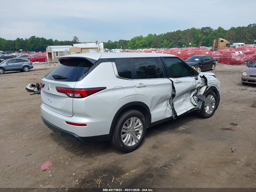 2024 Mitsubishi Outlander VIN JA4J3UA83RZ025971 IAAI salvage auction — RIGHT SIDE, Salvage Title, sold $7,750 on 2026-08-21 (photo 4)