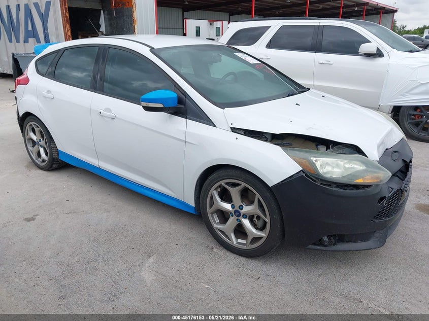 2014 Ford Focus VIN 1FADP3L96EL311050 IAAI salvage auction — FRONT & REAR, Salvage (Texas), sold $700 on 2026-07-20 (photo 1)