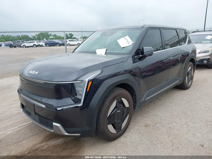 2026 Kia Ev9 VIN 5XYAB5S12TG022257 IAAI salvage auction — HAIL, Salvage Title, sold $27,700 on 2026-08-13 (photo 2)