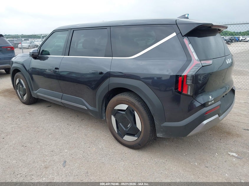 2026 Kia Ev9 VIN 5XYAB5S12TG022257 IAAI salvage auction — HAIL, Salvage Title, sold $27,700 on 2026-08-13 (photo 3)