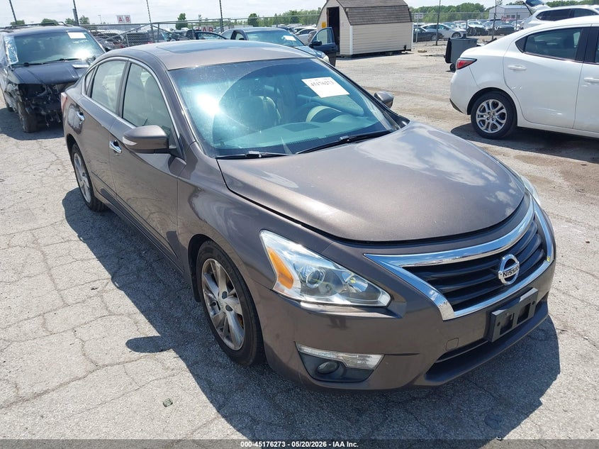 2013 Nissan Altima VIN 1N4AL3AP8DC910045 IAAI salvage auction — LEFT FRONT, Salvage (Illinois), sold $600 on 2026-07-11 (photo 1)