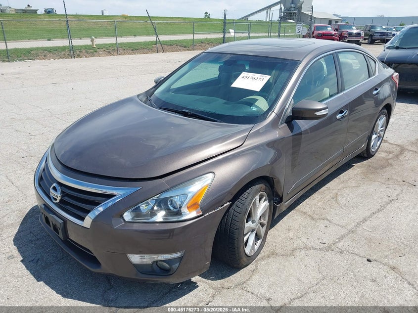 2013 Nissan Altima VIN 1N4AL3AP8DC910045 IAAI salvage auction — LEFT FRONT, Salvage (Illinois), sold $600 on 2026-07-11 (photo 2)