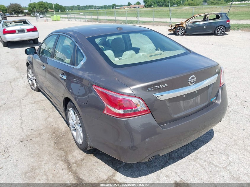 2013 Nissan Altima VIN 1N4AL3AP8DC910045 IAAI salvage auction — LEFT FRONT, Salvage (Illinois), sold $600 on 2026-07-11 (photo 3)