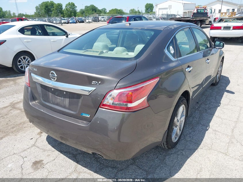 2013 Nissan Altima VIN 1N4AL3AP8DC910045 IAAI salvage auction — LEFT FRONT, Salvage (Illinois), sold $600 on 2026-07-11 (photo 4)