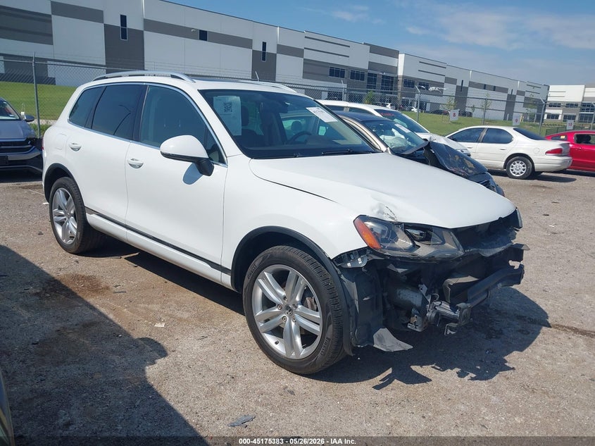2013 Volkswagen Touareg VIN WVGEF9BP4DD000841 IAAI salvage auction — FRONT END, Original (Texas), sold $775 on 2026-07-28 (photo 1)