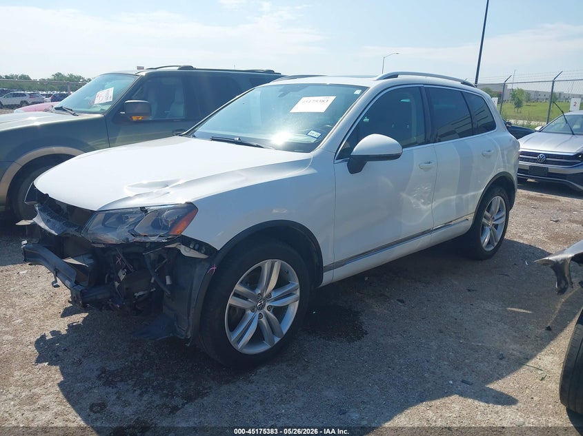 2013 Volkswagen Touareg VIN WVGEF9BP4DD000841 IAAI salvage auction — FRONT END, Original (Texas), sold $775 on 2026-07-28 (photo 2)