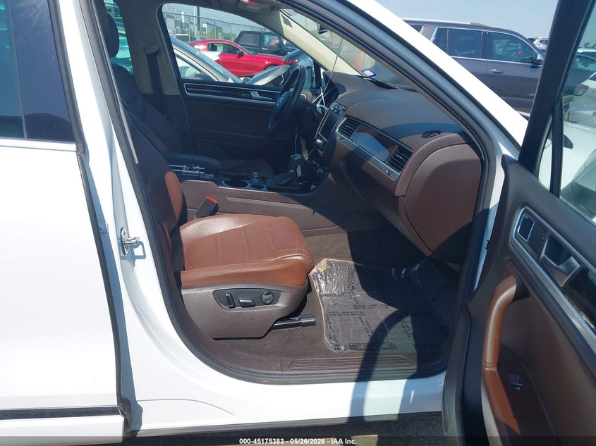 2013 Volkswagen Touareg VIN WVGEF9BP4DD000841 IAAI salvage auction — FRONT END, Original (Texas), sold $775 on 2026-07-28 (photo 5)