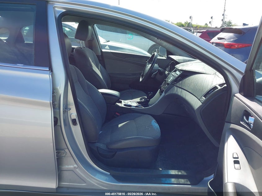 2013 Hyundai Sonata VIN 5NPEC4AC8DH597176 IAAI salvage auction — HAIL, Clear (Missouri), sold $175 on 2026-07-13 (photo 5)