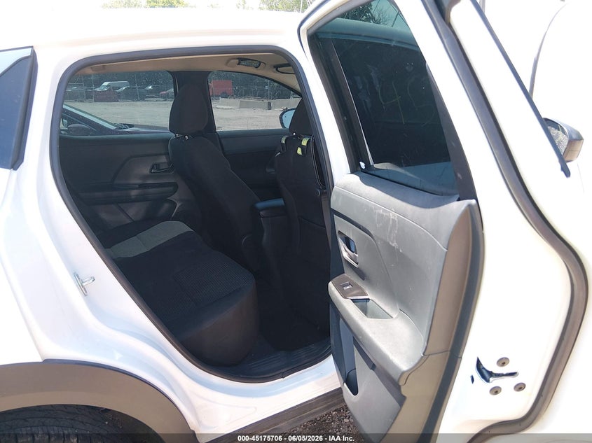 2025 Nissan Kicks VIN 3N8AP6BB0SL307325 IAAI salvage auction — THEFT, Salvage Title, sold $9,700 on 2026-07-29 (photo 8)