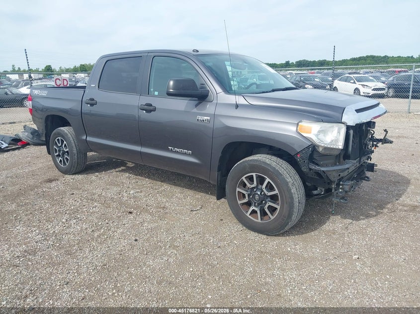 2017 Toyota Tundra VIN 5TFDW5F15HX658283 IAAI salvage auction — FRONT & REAR, Salvage (Illinois), sold $9,200 on 2026-07-12 (photo 1)