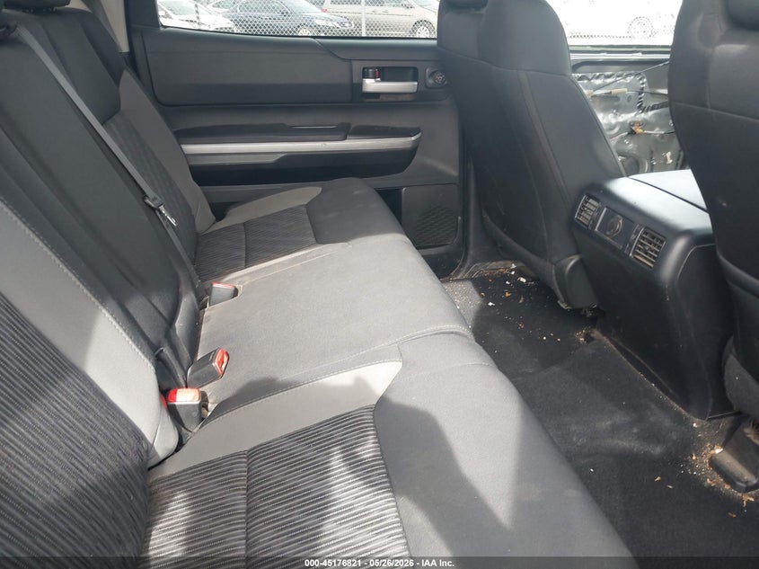 2017 Toyota Tundra VIN 5TFDW5F15HX658283 IAAI salvage auction — FRONT & REAR, Salvage (Illinois), sold $9,200 on 2026-07-12 (photo 8)