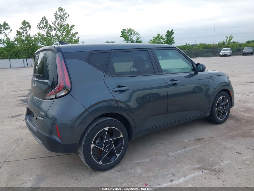 2024 Kia Soul VIN KNDJ33AU5R7920841 IAAI salvage auction — SIDE, Salvage (Missouri), sold $4,050 on 2026-07-14 (photo 4)