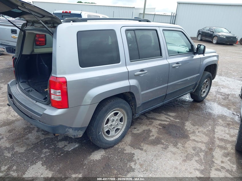 2016 Jeep Liberty (patriot) VIN 1C4NJPBA1GD524407 IAAI salvage auction — LEFT SIDE, Salvage Title, sold $850 on 2026-07-22 (photo 4)