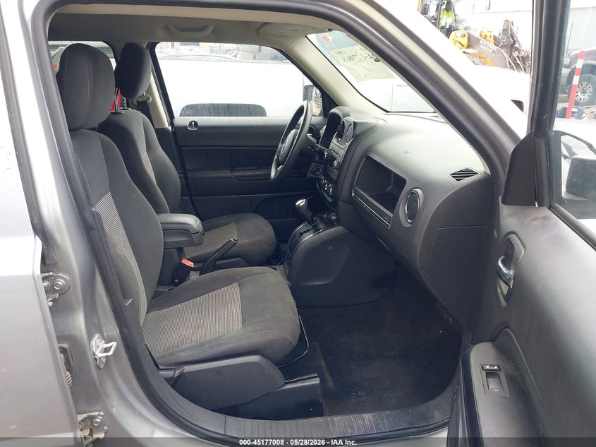 2016 Jeep Liberty (patriot) VIN 1C4NJPBA1GD524407 IAAI salvage auction — LEFT SIDE, Salvage Title, sold $850 on 2026-07-22 (photo 5)