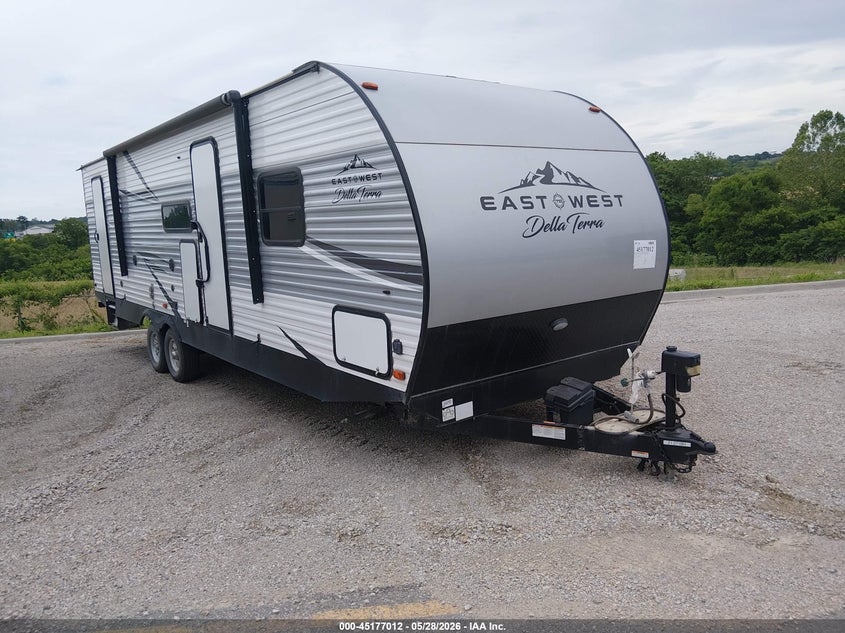 2021 East to west Della terra VIN 5ZT2DESB7M9005687 IAAI salvage auction — SIDE, Clear (Missouri), sold $5,550 on 2026-07-08 (photo 1)