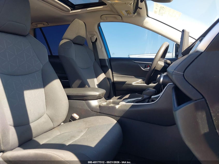 2019 Toyota Rav 4 VIN 2T3P1RFV2KW001538 IAAI salvage auction — RIGHT SIDE, Salvage (California), sold $9,000 on 2026-07-29 (photo 5)