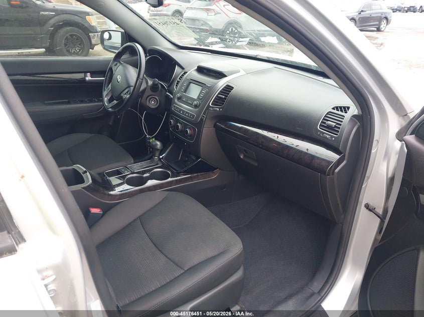 2014 Kia Sorento VIN 5XYKT3A66EG479014 IAAI salvage auction — HAIL, Original (Texas), sold $4,025 on 2026-07-15 (photo 5)