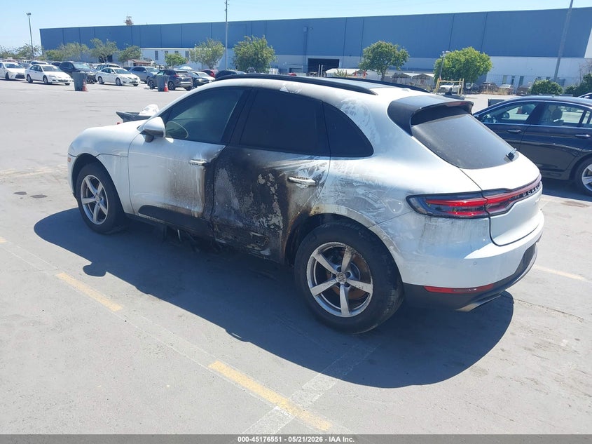 2019 Porsche Macan VIN WP1AA2A57KLB01608 IAAI salvage auction — EXTERIOR BURN, Clear (California), sold $8,700 on 2026-07-06 (photo 3)