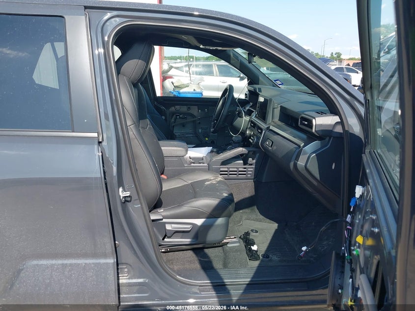 2025 Toyota 4Runner VIN JTEVA5BR5S5042872 IAAI salvage auction — Front End, Clear, sold $30,500 on 2026-08-25 (photo 5)