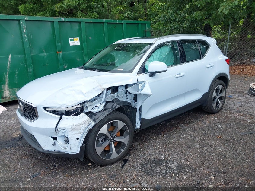 2025 Volvo Xc40 VIN YV4L12UE6S2552196 IAAI salvage auction — LEFT FRONT, Salvage Title, sold $13,400 on 2026-08-12 (photo 2)