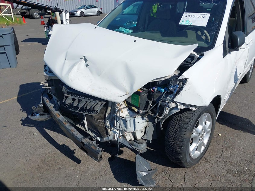2005 Toyota Sienna VIN 5TDBA23C85S042329 IAAI salvage auction — FRONT END, Salvage (Oregon), sold $150 on 2026-07-09 (photo 6)