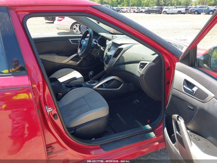 2013 Hyundai Veloster VIN KMHTC6AD5DU148311 IAAI salvage auction — NORMAL WEAR, Salvage (Texas), sold $25 on 2026-07-28 (photo 5)