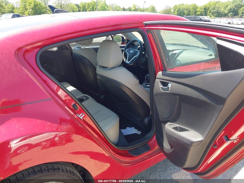 2013 Hyundai Veloster VIN KMHTC6AD5DU148311 IAAI salvage auction — NORMAL WEAR, Salvage (Texas), sold $25 on 2026-07-28 (photo 8)