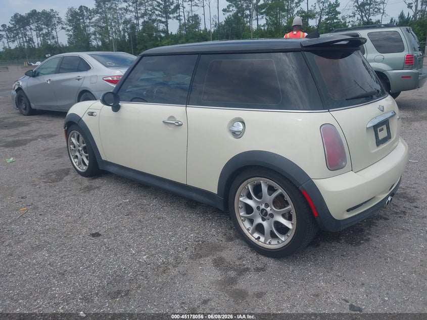 2005 Mini Cooper VIN WMWRE335X5TD99734 IAAI salvage auction — TRANSMISSION, Clear (Florida), sold $325 on 2026-07-14 (photo 3)