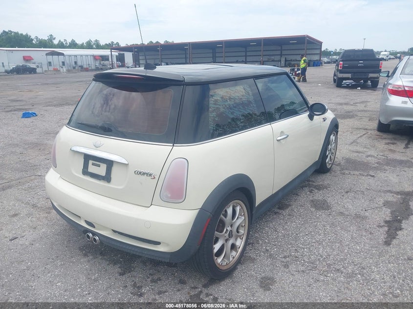 2005 Mini Cooper VIN WMWRE335X5TD99734 IAAI salvage auction — TRANSMISSION, Clear (Florida), sold $325 on 2026-07-14 (photo 4)
