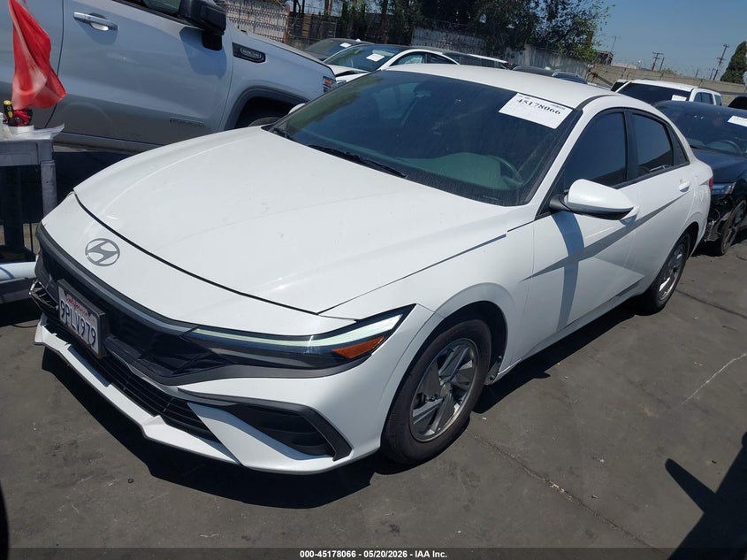 2025 Hyundai Elantra VIN KMHLL4DG4SU862065 IAAI salvage auction — RIGHT FRONT, Salvage Certificate (California), sold $5,700 on 2026-07-08 (photo 2)