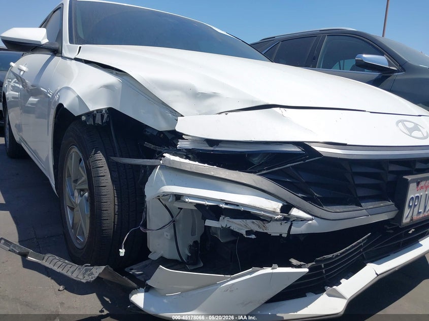 2025 Hyundai Elantra VIN KMHLL4DG4SU862065 IAAI salvage auction — RIGHT FRONT, Salvage Certificate (California), sold $5,700 on 2026-07-08 (photo 6)