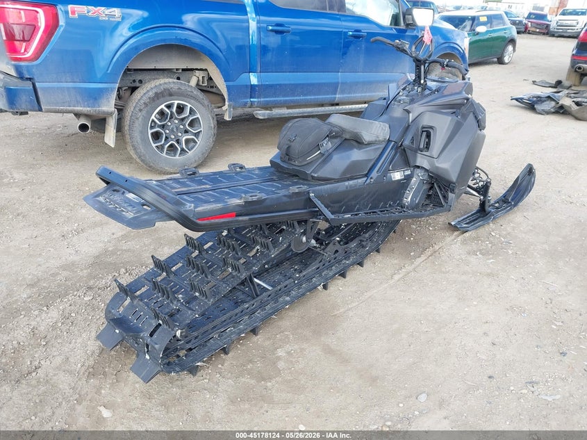 2022 Ski doo Summit x VIN 2BPSTANB7NV000078 IAAI salvage auction — ROLLOVER, Bill Of Sale (Alaska), sold $2,125 on 2026-08-21 (photo 4)