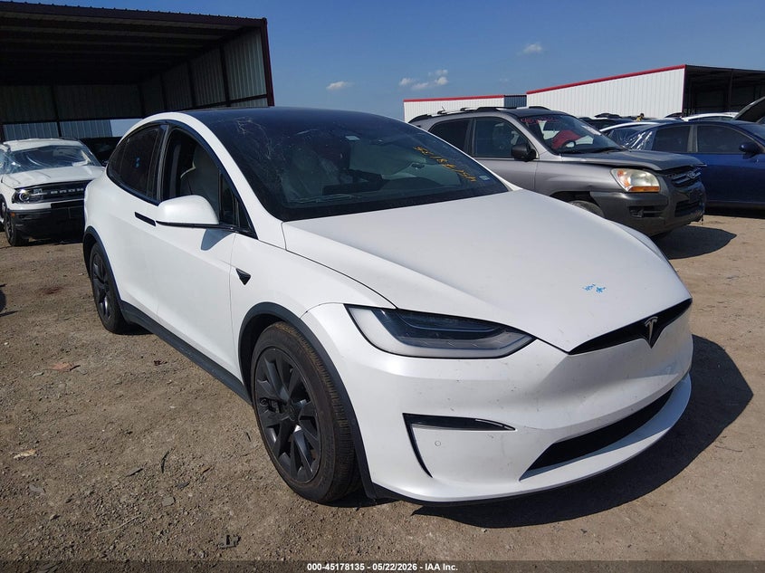 2022 Tesla Model x VIN 7SAXCBE69NF361057 — IAAI salvage auction photo