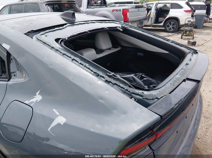 2025 Toyota Prius VIN JTDACAAUXS3064356 IAAI salvage auction — HAIL, Clear (Oklahoma), sold $12,800 on 2026-07-31 (photo 6)