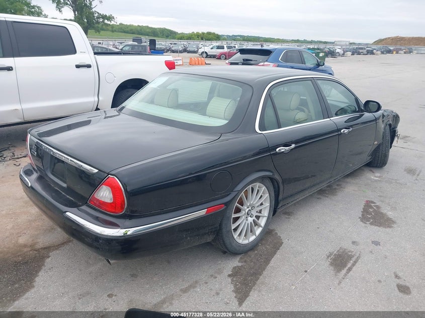 2007 Jaguar Xj series VIN SAJWA79B27SH14817 IAAI salvage auction — RIGHT FRONT, Salvage (Iowa), sold $600 on 2026-07-28 (photo 4)