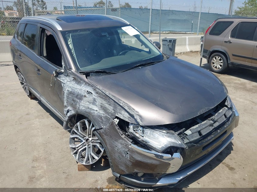 2017 Mitsubishi Outlander VIN JA4AD3A34HZ034608 IAAI salvage auction — FRONT & REAR, Salvage (California), sold $700 on 2026-09-04 (photo 1)