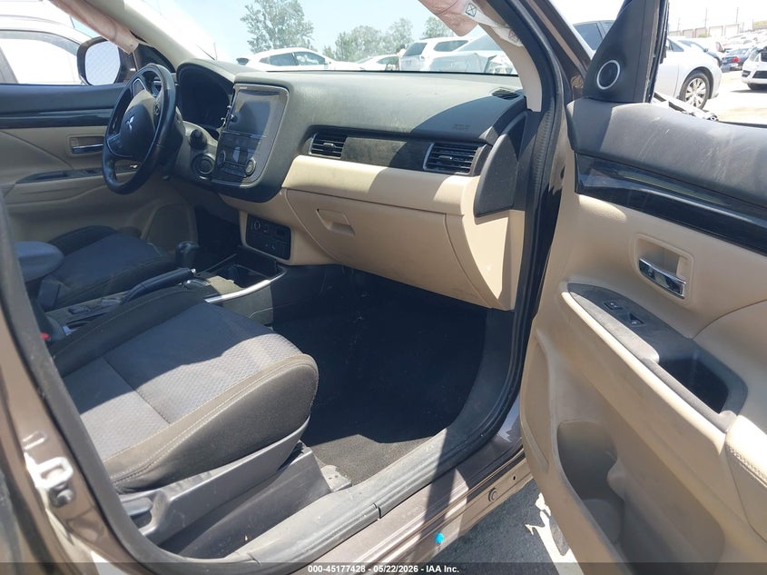 2017 Mitsubishi Outlander VIN JA4AD3A34HZ034608 IAAI salvage auction — FRONT & REAR, Salvage (California), sold $700 on 2026-09-04 (photo 5)