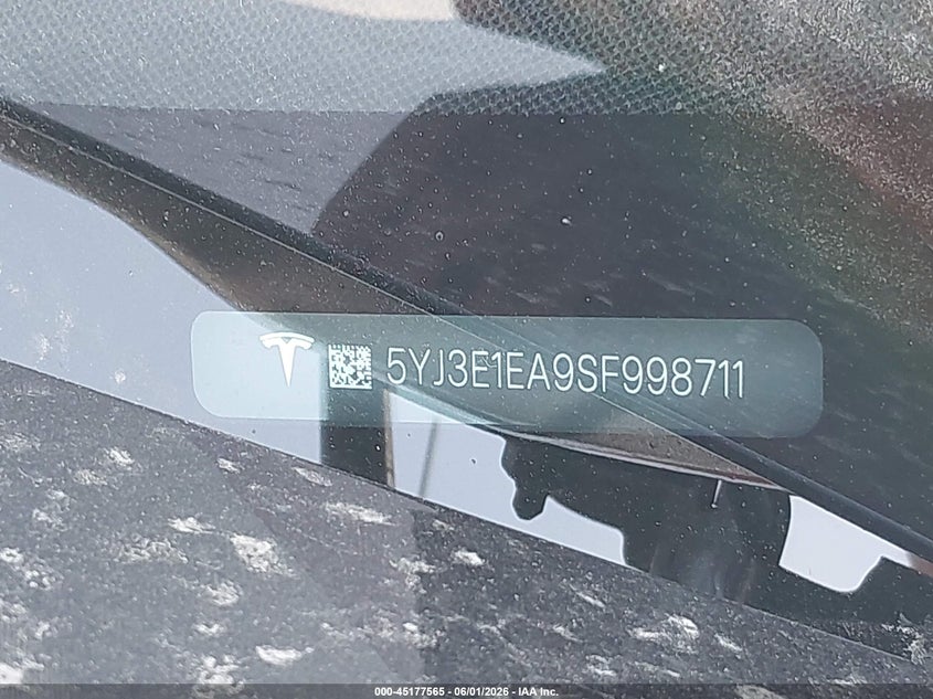 2025 Tesla Model 3 VIN 5YJ3E1EA9SF998711 IAAI salvage auction — SIDE, Salvage Title, sold $11,900 on 2026-07-22 (photo 9)