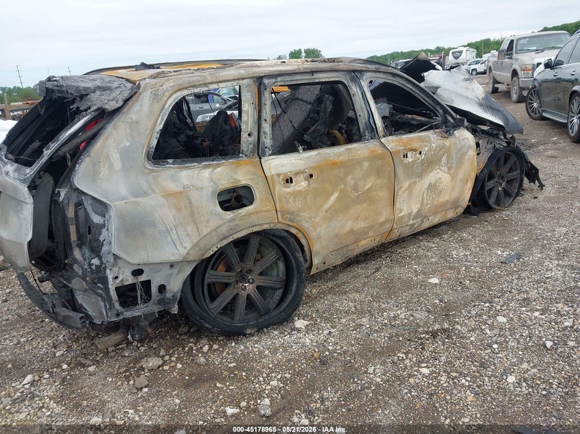 2016 Volvo Xc90 VIN YV4A22PL1G1013979 IAAI salvage auction — INTERIOR BURN, Bill Of Sale Destruction Only - Salvage (Ohio), sold $350 on 2026-07-15 (photo 4)