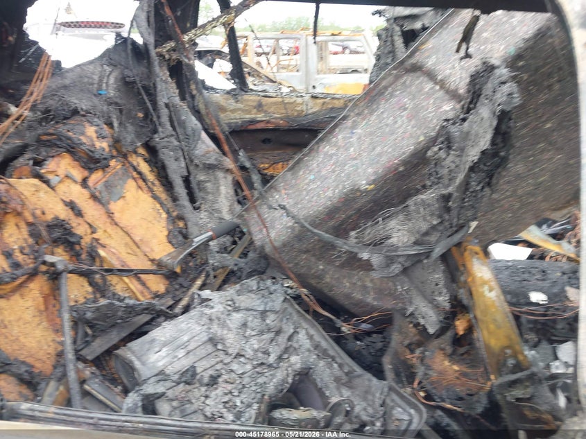 2016 Volvo Xc90 VIN YV4A22PL1G1013979 IAAI salvage auction — INTERIOR BURN, Bill Of Sale Destruction Only - Salvage (Ohio), sold $350 on 2026-07-15 (photo 8)