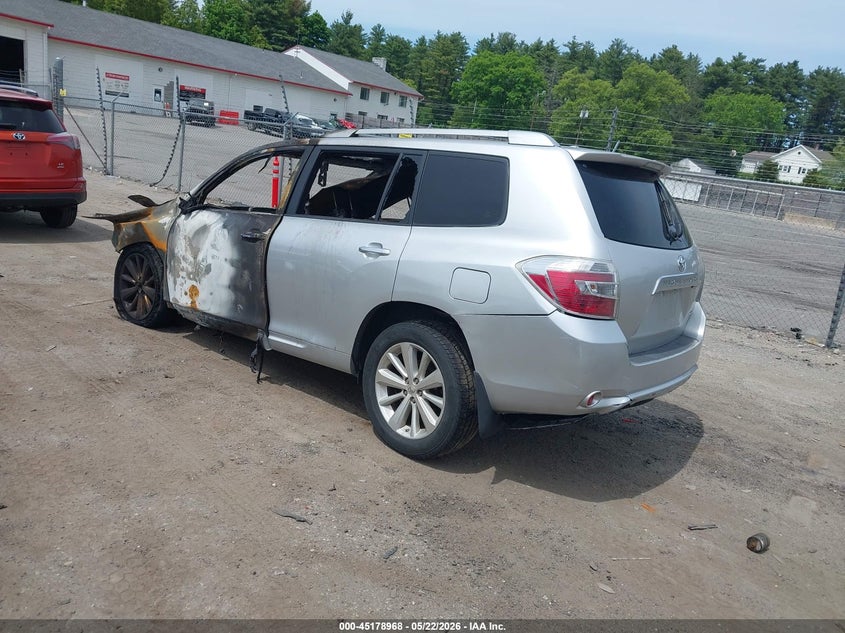 2010 Toyota Highlander hybrid VIN JTEJW3EH2A2038866 IAAI salvage auction — TOTAL BURN, Clear (Massachusetts), sold $150 on 2026-07-31 (photo 3)