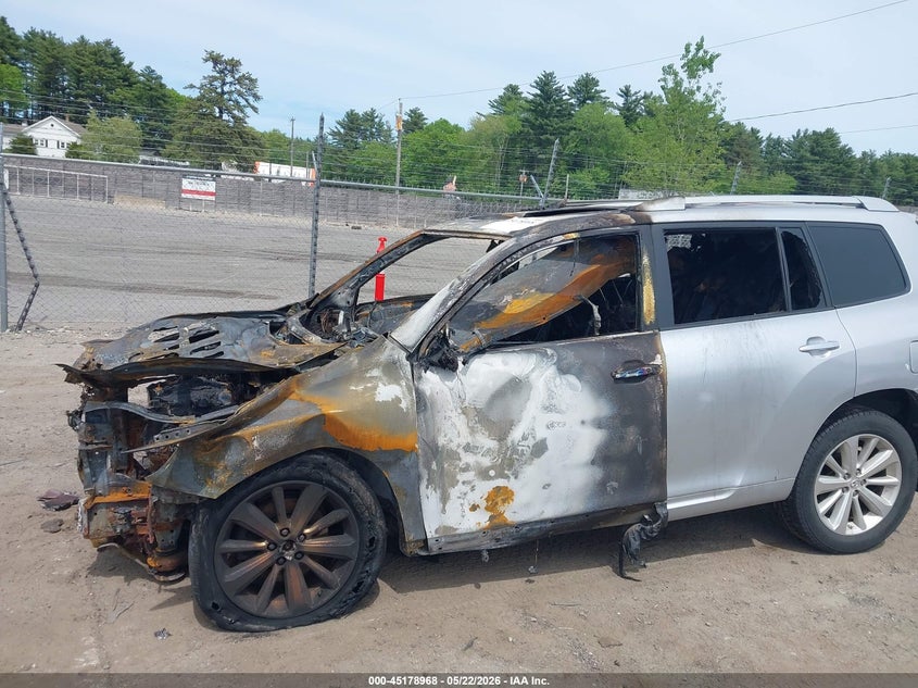 2010 Toyota Highlander hybrid VIN JTEJW3EH2A2038866 IAAI salvage auction — TOTAL BURN, Clear (Massachusetts), sold $150 on 2026-07-31 (photo 6)