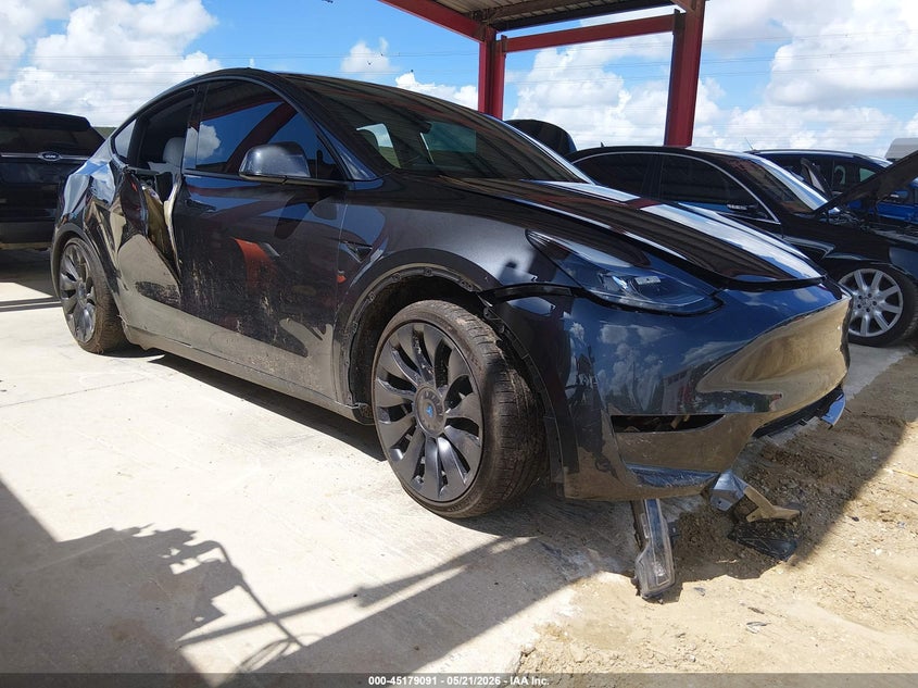 2024 Tesla Model y VIN 7SAYGDEF4RF029389 IAAI salvage auction — WATER/FLOOD, Rebuildable (Florida), sold $4,650 on 2026-07-28 (photo 1)