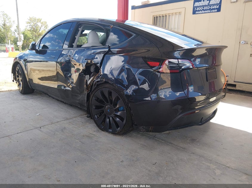 2024 Tesla Model y VIN 7SAYGDEF4RF029389 IAAI salvage auction — WATER/FLOOD, Rebuildable (Florida), sold $4,650 on 2026-07-28 (photo 6)